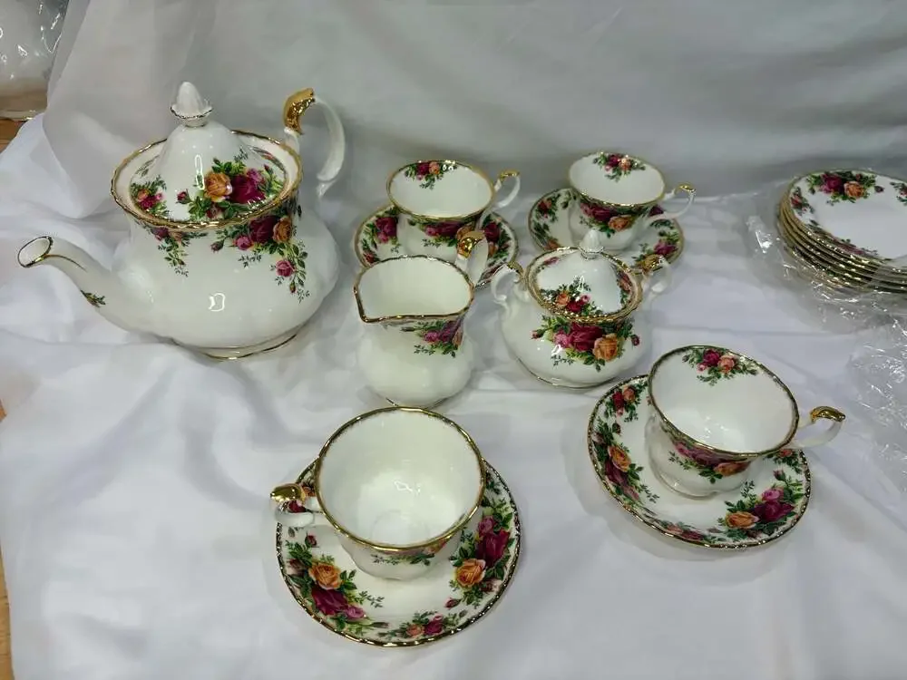 Royal Albert Old Country Roses 46 Pc for 8 Pristine Vintage Tea & Coffee Service